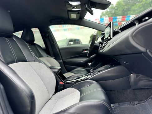 Used 2019 Toyota Corolla XSE image 20