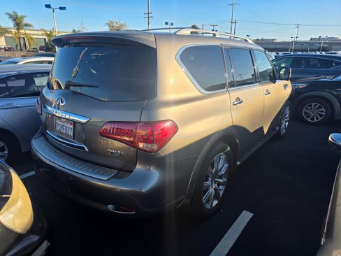 Used 2013 INFINITI QX56 4WD w/ Deluxe Touring Pkg image 3