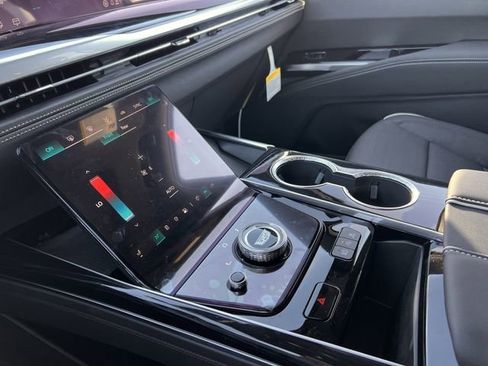 Certified 2026 Cadillac Escalade ESV Sport w/ LPO, ONYX Package image 18