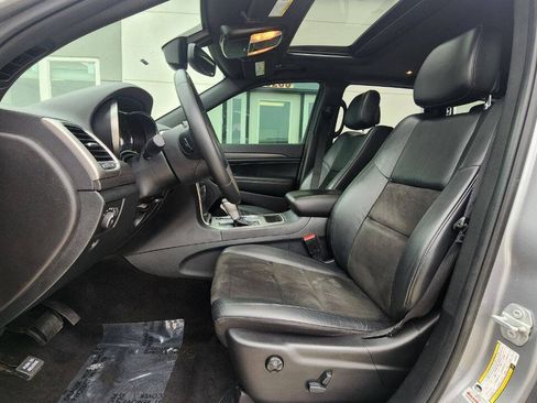 Used 2018 Jeep Grand Cherokee Altitude AWD/4WD image 10