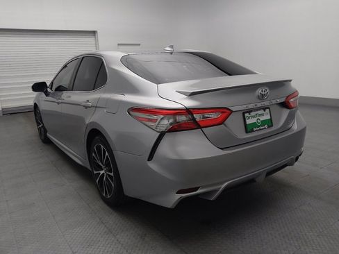 Used 2019 Toyota Camry SE image 5