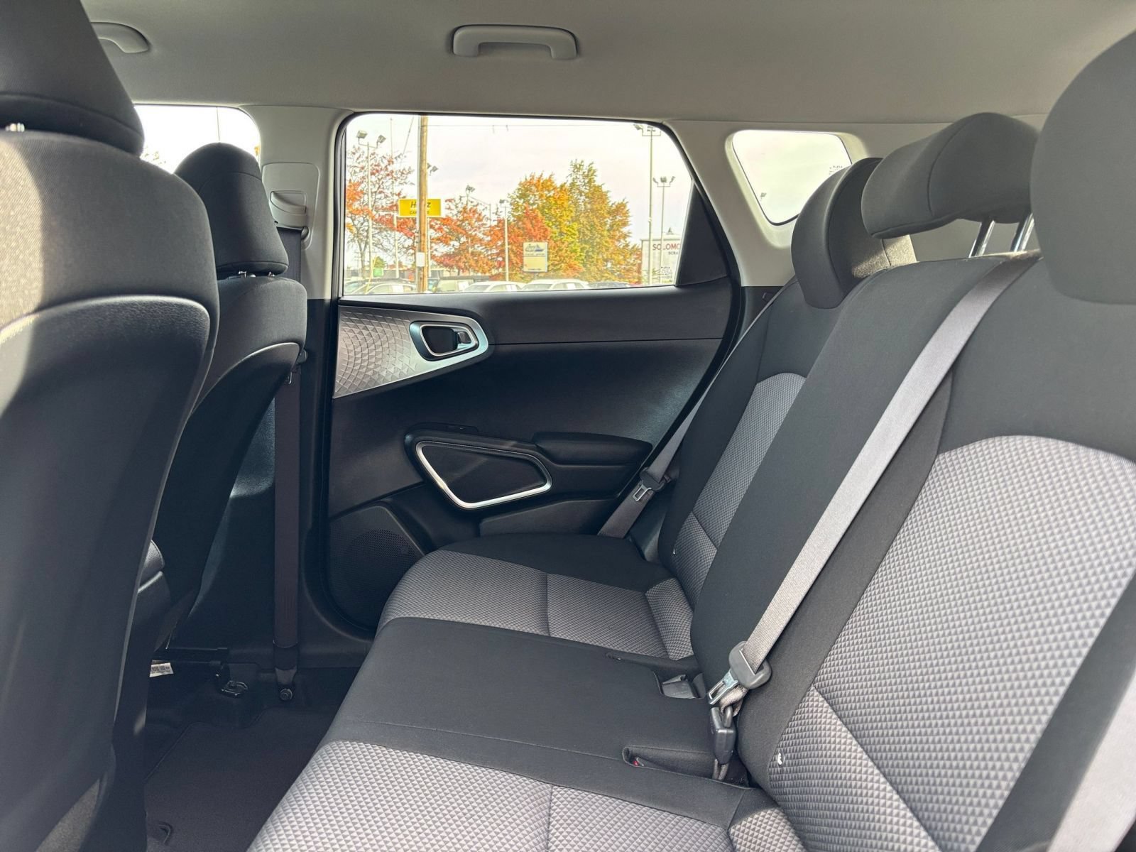 Used 2025 Kia Soul LX w/ LX Technology Package FWD image 20