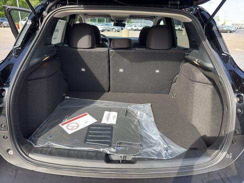 New 2026 Nissan Kicks SV w/ SV Premium Package AWD/4WD image 35