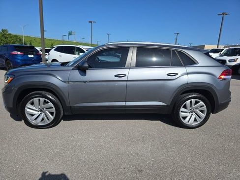 Used 2023 Volkswagen Atlas Cross Sport SE w/ Panoramic Sunroof Package AWD/4WD image 2