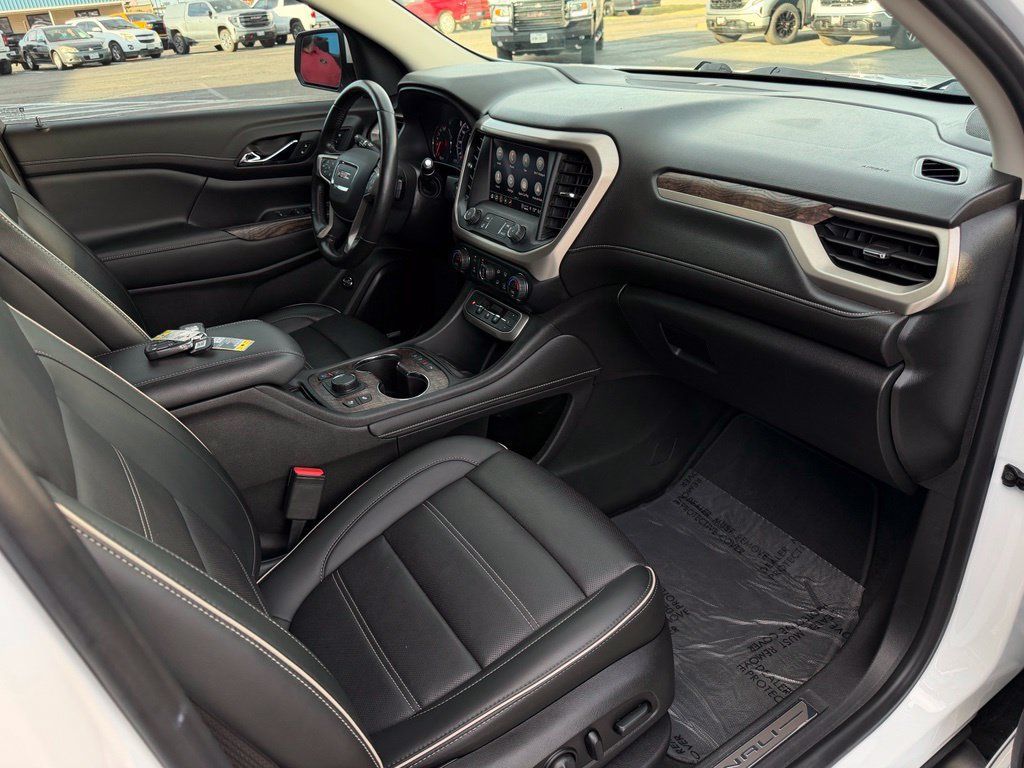 Used 2021 GMC Acadia Denali w/ Denali Technology Package FWD image 17