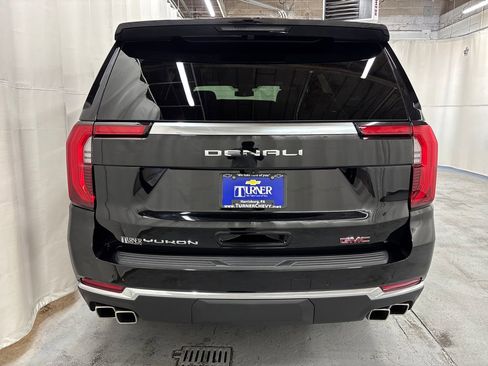 Used 2025 GMC Yukon Denali AWD/4WD image 4