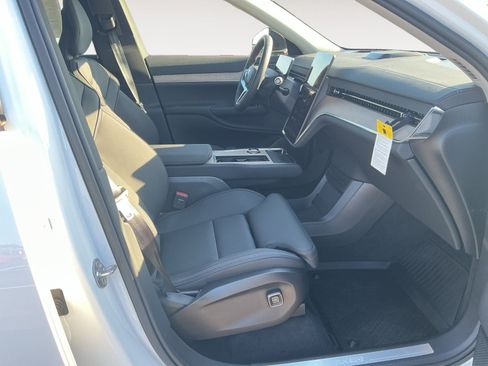 New 2025 Volvo EX90 Ultra w/ Protection Package Premier AWD/4WD image 15