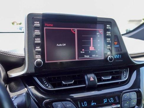 Used 2019 Toyota C-HR XLE FWD image 17