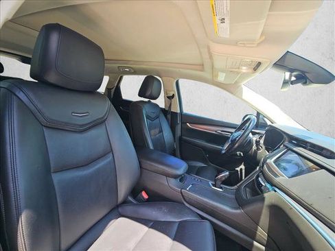 Used 2018 Cadillac XT5 Premium Luxury w/ Driver Assist Package AWD/4WD image 18