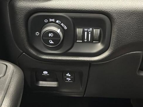 Used 2025 RAM 1500 Big Horn AWD/4WD image 29