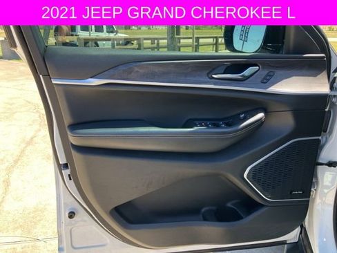 Used 2021 Jeep Grand Cherokee L Limited image 13