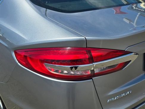 Used 2020 Ford Fusion SEL FWD image 24
