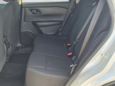 Used 2024 Nissan Rogue S FWD image 18