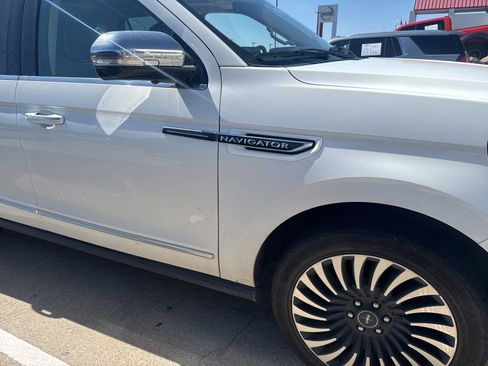 Used 2021 Lincoln Navigator Black Label w/ Cargo Convenience Package AWD/4WD image 5