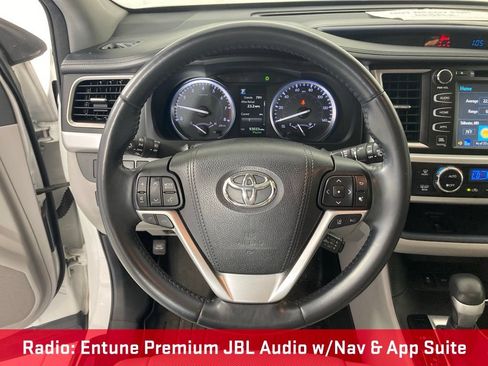 Used 2017 Toyota Highlander Limited w/ Carpet Mat Package AWD/4WD image 7