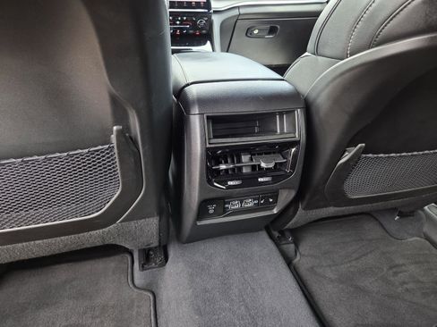 Used 2023 Jeep Grand Cherokee Overland RWD image 22