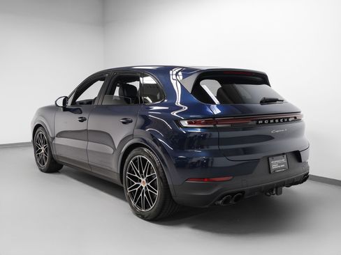 Certified 2026 Porsche Cayenne S AWD/4WD image 3