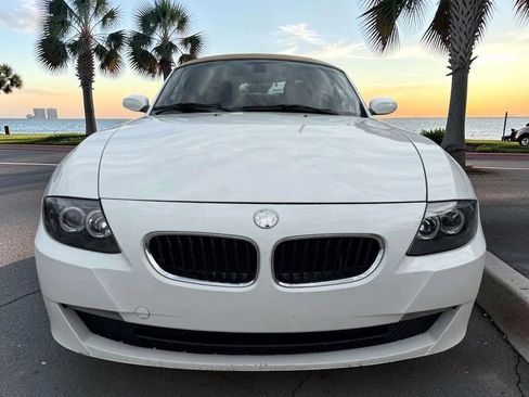 Used 2006 BMW Z4 3.0i RWD image 3