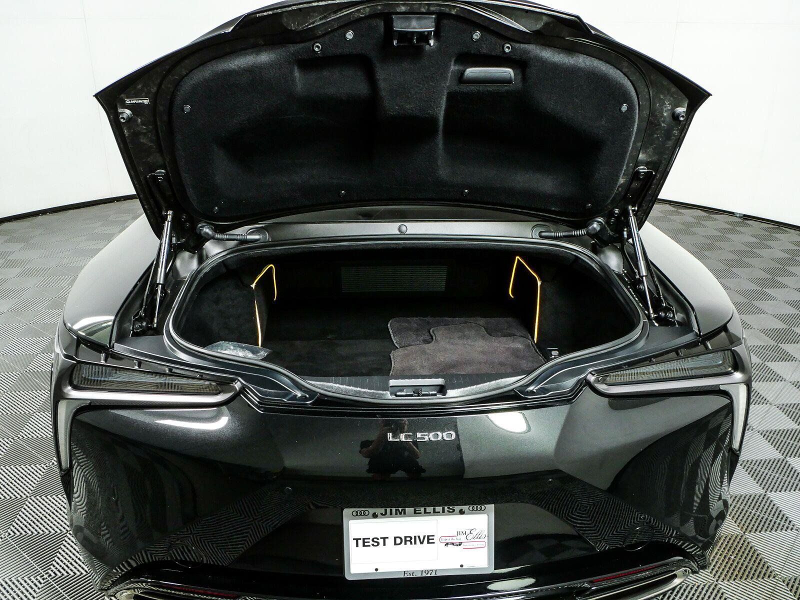 Used 2024 Lexus LC 500 Coupe w/ Sport Package RWD image 30