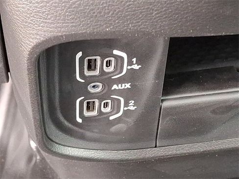 Used 2024 RAM 2500 Tradesman w/ Chrome Appearance Group image 18