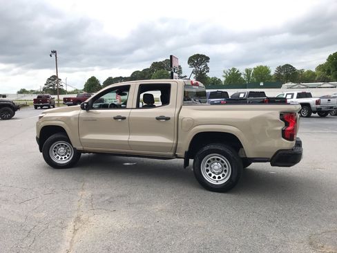 Used 2023 Chevrolet Colorado W/T image 7