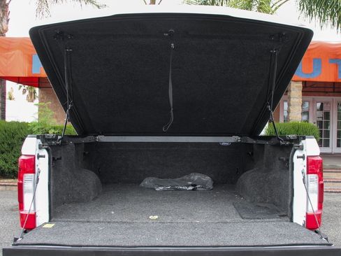 Used 2018 Ford F250 XLT w/ XLT Premium Package image 9