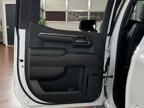 Used 2024 GMC Sierra 1500 AT4 w/ Technology Package AWD/4WD image 39