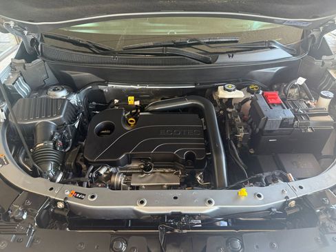 Used 2025 Chevrolet Equinox LT image 32