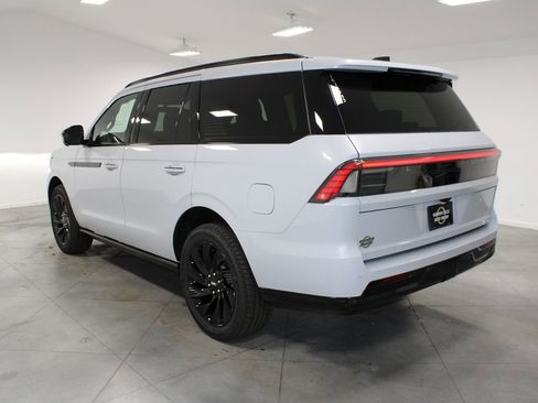 New 2025 Lincoln Navigator Reserve w/ Jet Appearance Package image 6