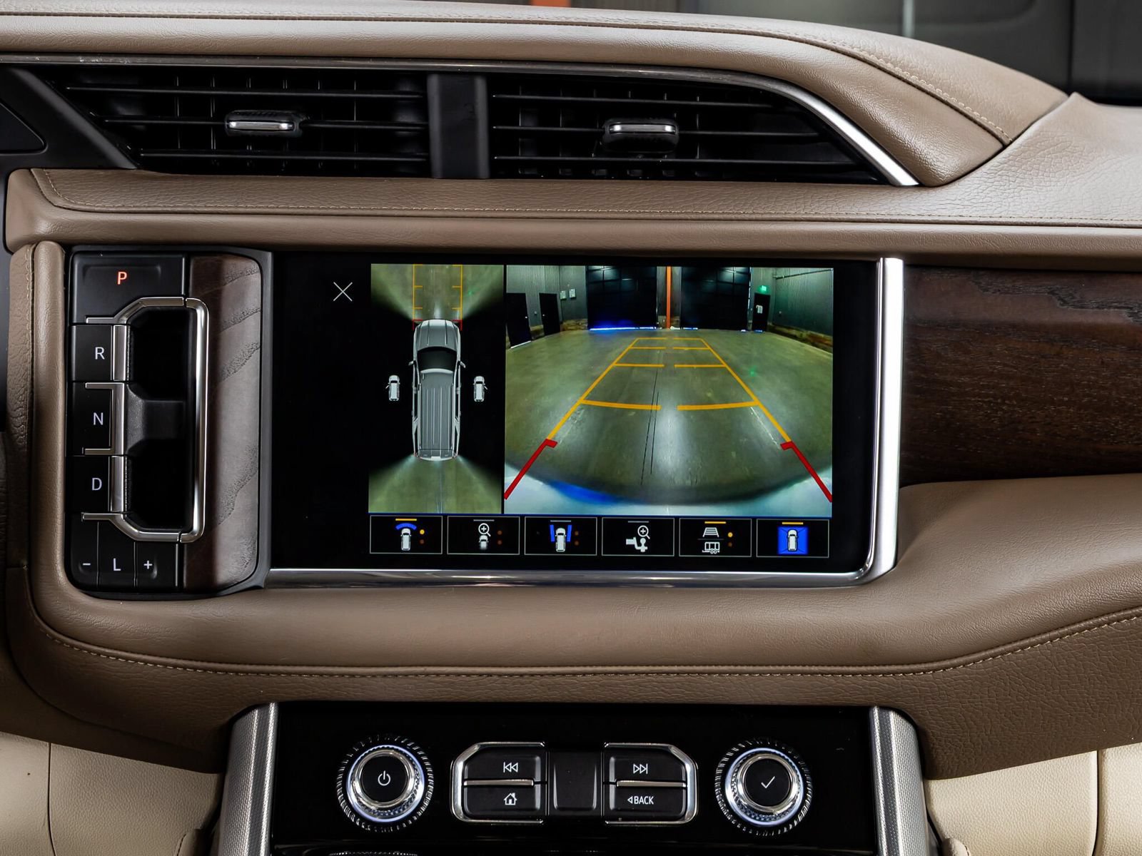 Used 2023 GMC Yukon Denali AWD/4WD image 22
