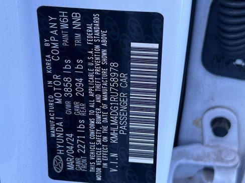 Certified 2024 Hyundai Elantra SEL image 24