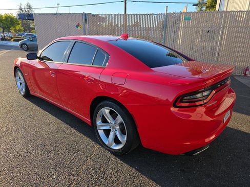Used 2016 Dodge Charger R/T RWD image 10