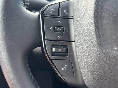 Used 2026 Toyota Prius Limited w/ Limited Premium Package FWD image 18