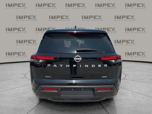 Used 2024 Nissan Pathfinder S image 4