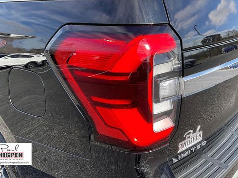 Certified 2024 Ford Expedition Limited image 30