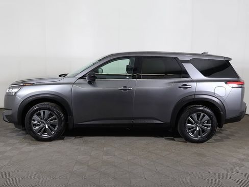 Used 2024 Nissan Pathfinder S image 15