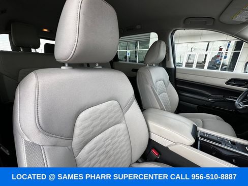 Used 2024 Nissan Pathfinder SV FWD image 28