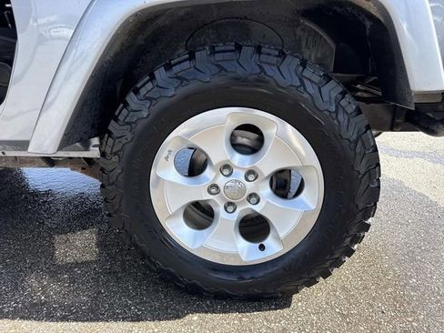 Used 2013 Jeep Wrangler Sahara image 31