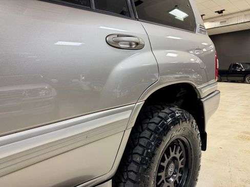 Used 2006 Toyota Land Cruiser image 12
