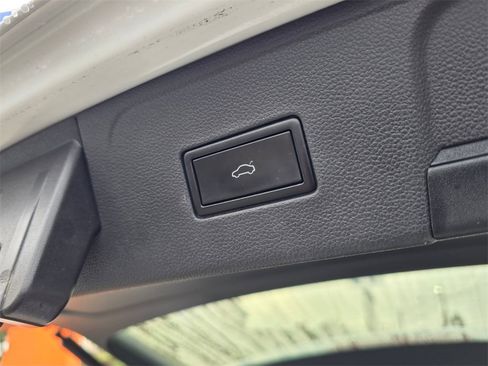 Used 2020 Volkswagen Atlas SEL image 19