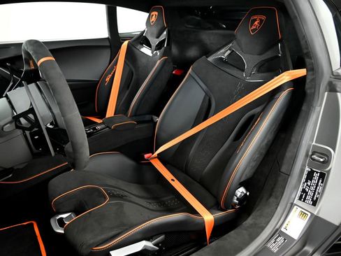 Used 2024 Lamborghini Huracan Sterrato AWD/4WD image 9