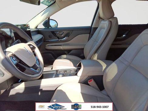 Used 2023 Lincoln Corsair AWD w/ Equipment Group 101A image 10