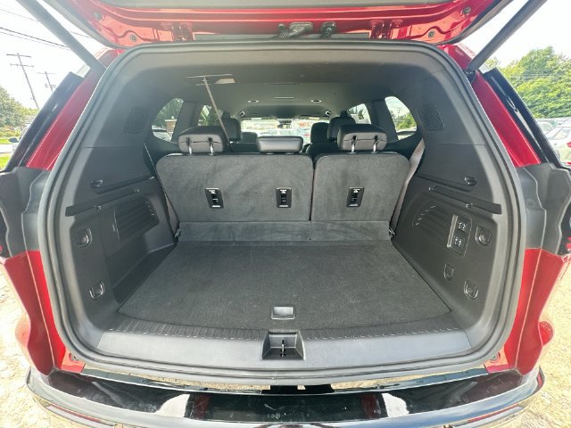 Used 2025 GMC Acadia Denali w/ LPO, Floor Liner Package FWD image 30