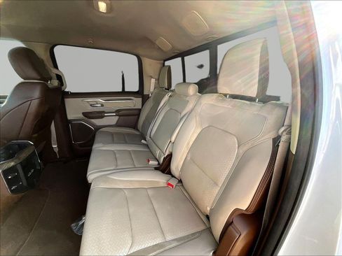 Used 2019 RAM 1500 Laramie AWD/4WD image 22