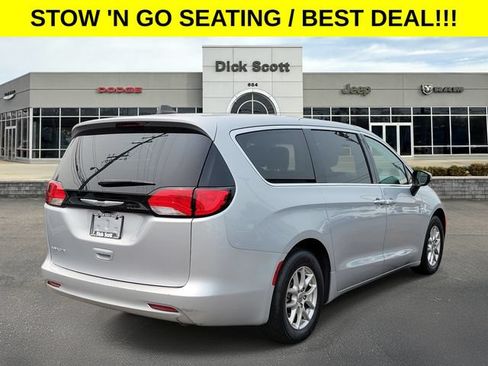 Used 2023 Chrysler Voyager LX FWD image 5