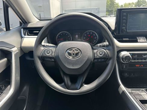 Used 2019 Toyota RAV4 XLE FWD image 11