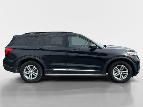 Used 2022 Ford Explorer XLT w/ Equipment Group 202A AWD/4WD image 7