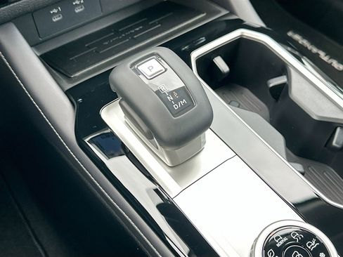 New 2026 Mitsubishi Outlander SE image 12