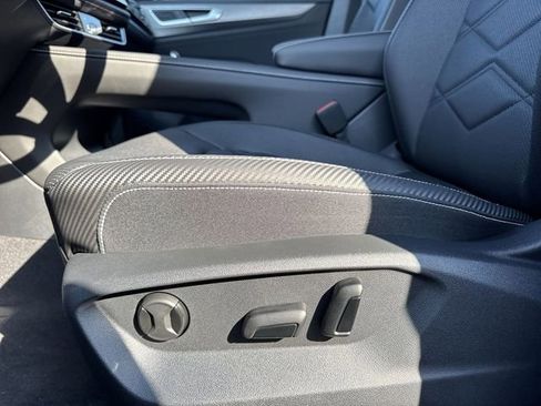 New 2026 Volkswagen Atlas Cross Sport SE image 12