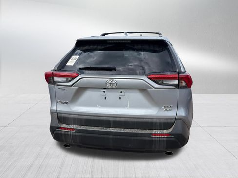 Used 2021 Toyota RAV4 XLE w/ Carpet Mat Package (TMS) AWD/4WD image 8